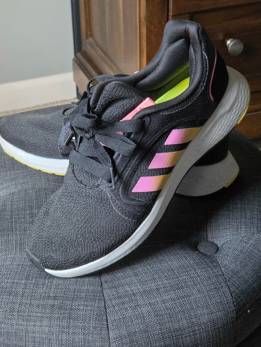 Adidas Edge Lux 5 Shoes Black with Yellow and Pink Accents. Size 9.5 Gently Worn